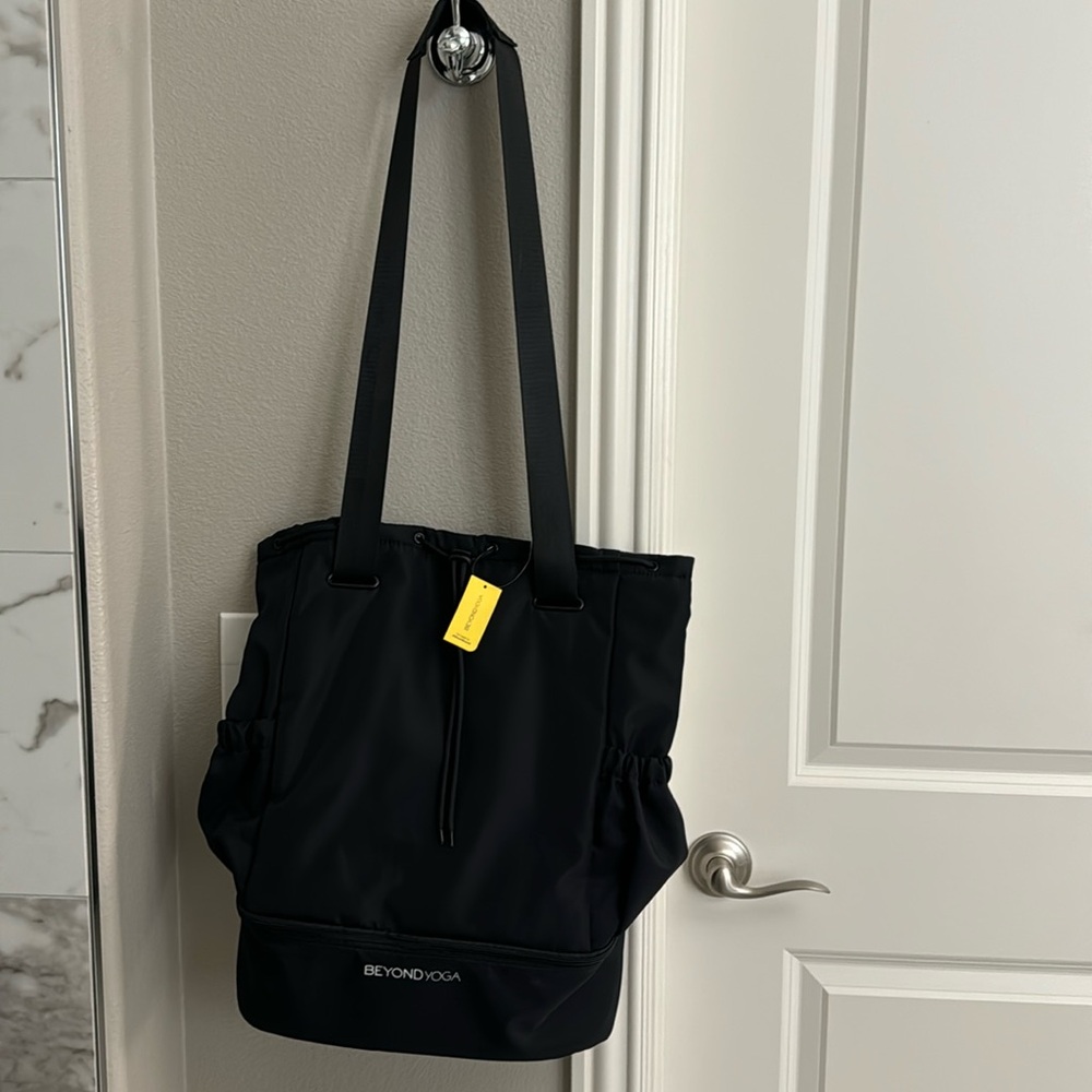 NWT beyond yoga back/ backpack